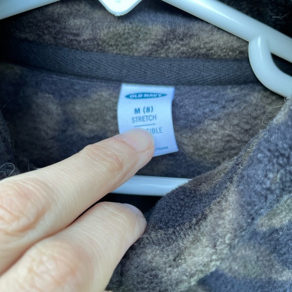 Two identical boys fleece camo sweaters - Picture 2 of 5